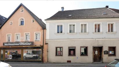Bild: Wolfgang Steinbacher
Aktuell sind die Anwesen Ziegelgasse 17 und 19 keine Schmuckstücke der Amberger Altstadt, doch in zwei Jahren soll daraus ein schmuckes Ensemble mit insgesamt zwölf Wohneinheiten geworden sein, wie es die Planskizze zeigt.
