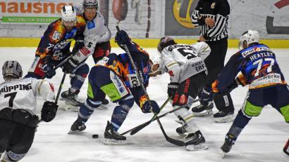 Archivbild: Gebert
Am Freitag fand in Erfurt das vierte Match der "Best-of-5"-Serie im Play-off-Achtelfinale der Eishockey-Oberliga zwischen den Black Dragons Erfurt und den Blue Devils Weiden statt.