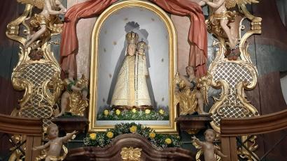 Archivbild: gis
Die Muttergottes mit Rosen geschmückt beim Hammricher Frauentag.