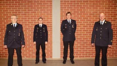 Bild: FFW Amberg/exb
Bei der Stadtjugendfeuerwehr gab es Neuwahlen (von links): Heinrich Scharf, Patrick Zimmer, Christian Pöhlmann und Christoph Bachmann.