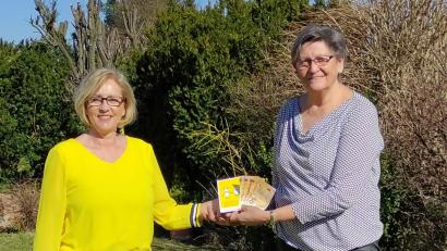 Bild: u
Eine 200-Euro-Spende übergibt Christa Adunka-Wischer (rechts) für den VdK-Ortsverband Hirschau an Vorsitzende Petra Waldhauser von der Selbsthilfegruppe krebskranker Kinder.