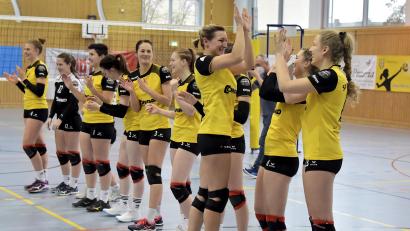 Archivbild: Hubert Ziegler
Die Volleyballdamen des SV Hahnbach durften nur am Sonntag jubeln, am Freitag mussten sie eine Tiebreak-Niederlage in REgenstauf einstecken.