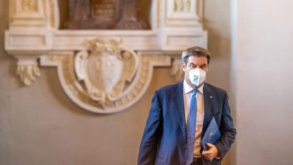 Bild: Peter Kneffel/dpa/Archiv
Markus Söder (CSU), Ministerpräsident von Bayern, geht durch die Münchner Residenz.