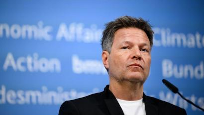 Bild: Bernd von Jutrczenka/dpa
Bundeswirtschaftsminister Robert Habeck hat die Frühwarnstufe des Notfallplans Gas ausgerufen.