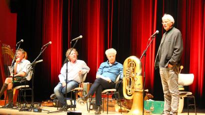 Bild: stg
Gerhard Polt und die Well-Brüder begeisterten am Dienstagabend in Max-Reger-Halle.
