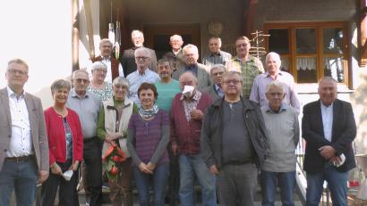 Bild: Werner Singer/exb
Die Geehrten der Siedlergemeinschaft Rosenberg mit dem Bezirksvorsitzenden des Verbands Wohneigentum, Reinhard Ott (hinterste Reihe, links).