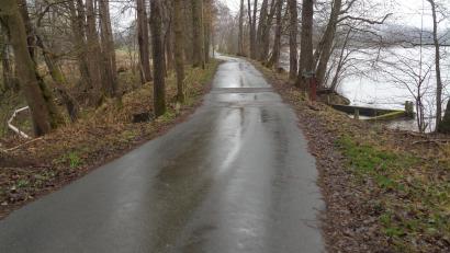 Bild: amö
Die Straße zwischen Muschenried und Haselweiher soll saniert werden.