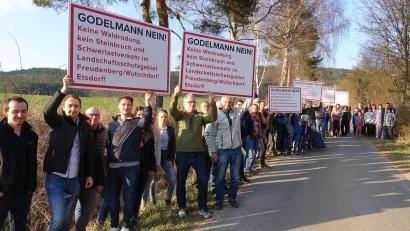 Bild: gri
Die Unterstützung für die Bürgerinitiative in Etsdorf ist groß: Zu einem ersten, spontanen Treffen kamen rund 50 Interessierte.