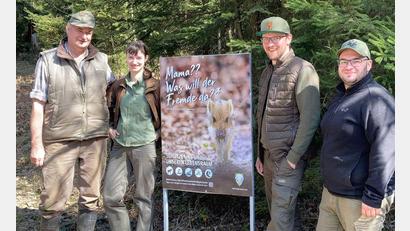 Bild: Julia Märkl/exb
Zum Schutz der dort lebenden Wildtiere haben die Jäger in den Revieren Oberwappenöst und Zinst mehrere Info-Tafeln aufgestellt.