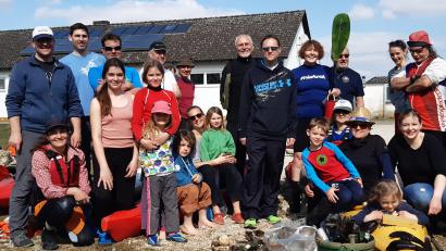 Bild: Heinz Wöllmer/exb
Glückliche Gesichter nach der Paddeltour auf der Vils.