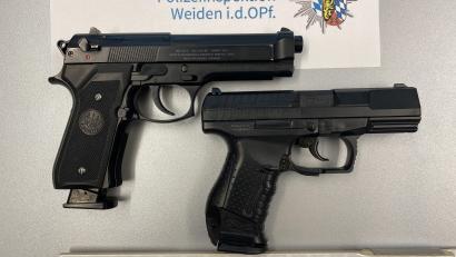 Bild: exb/Polizei Weiden
Soft-Air-Waffen: Täuschend echt.
