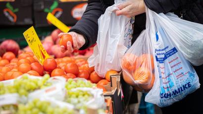 Bild: Moritz Frankenberg/dpa
Die Lebensmittelpreise in Deutschland dürften weiter steigen.