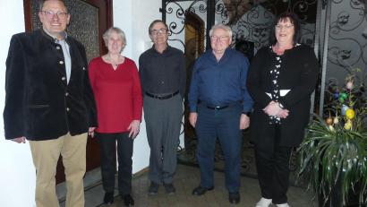 Bild: rn
Vorsitzender Harald Drobig (links) und 2. Vorsitzende Christine Held (rechts) gratulierten (von links) Marianne Drobig, Peter Drobig und Robert Held zum Erfolg.
