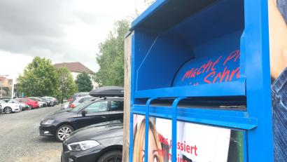 Symbolbild: spi
Zwei Personen haben in Cham versucht, Kleidung aus einem Container zu klauen.