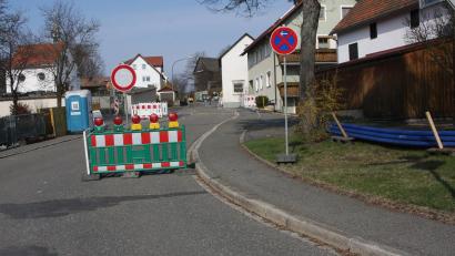 Bild: wro
Derzeit ist die Premenreuther Straße Baustelle. Grund dafür ist die Sanierung der Wasser- und Entsorgungsleitungen. Zudem wird Falkenberg für das schnelle Internet fit gemacht.