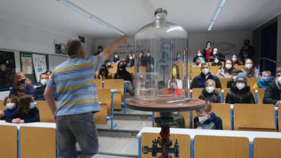 Bild: Kunz
Der Besuch von Physikvorführungen ist immer eine gute Wahl.