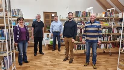 Bild: dü
Von links: Christa Kastner, Karl Gerstenhöfer, Bürgermeister Stefan Braun, Pfarrer Johannes Arweck, Georg Dürr.