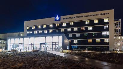 Bild: Hösamer, Clemens
Das Krankenhaus St. Barbara bietet eine Sprechstunde für Geflüchtete aus der Ukraine an.