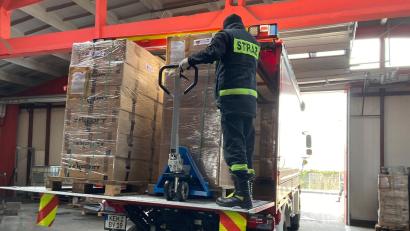 Bild: mde
In Krakau wurde die "Fracht" entladen. Von dort aus wird die von den bayerischen Feuerwehren gespendete Ausrüstung zielgerichtet an die ukrainischen Feuerwehren verteilt.