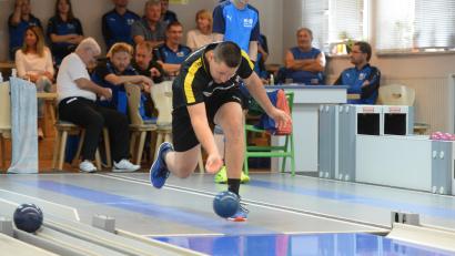 Archivbild: Andreas Brückmann
Verlieren verboten heißt es für FEB Amberg (im Bild Matthias Hüttner) im Heimspiel gegen SF Friedrichshafen.