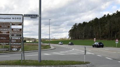 Bild: Petra Hartl
Die Kreisstraße AS 30 beim Industriegebiet Amberg-Nord wird ab Montag, 11. April, für den Verkehr gesperrt.