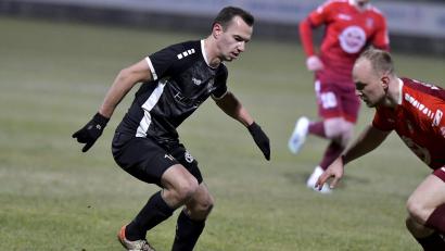 Archivbild: Hubert Ziegler
Nach dem Spielausfall vergangenes Wochenende sind die Gebenbacher um Timo Kohler (links) diesmal beim 1. FC Sand gefordert.