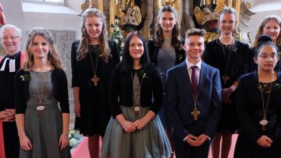 Bild: le
Ein Festtag wie vor Corona: Die evangelischen Kirchengemeinden Floß und Flossenbürg feierten am Sonntag erstmals wieder in großem Rahmen Konfirmation.