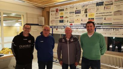 Bild: Christian Liebl/exb
Peter Wabro, Heiner Fleischmann, Peter Neidl und Christian Görner (von links) stehen jetzt an der Spitze der Handballer.