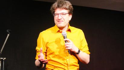 Bild: stg
Kabarettist Nils Heinrich begeistert auf der Futura-Bühne in Windischeschenbach