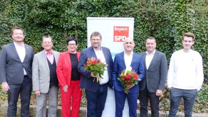 Bild: jp
Die neue Führung des SPD-Unterbezirks Amberg-Sulzbach-Neumarkt hat nun Johann Foitzik inne. Die Genossen gratulierten (von links): Uli Grötsch, Armin Nentwig, Birgit Fruth, Vorsitzender Johannes Foitzik, Ismail Ertug, Uwe Bergmann und David Mandrella.