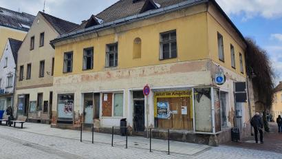 Bild: Hösamer
Die Meierhofer-Häuser in Schwandorf sind ein Beispiel für Leerstände, zu deren Beseitigung Kommunen wenig Mittel haben.