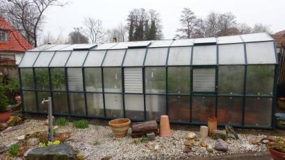 Bild: e
Das Gewächshaus im Schnaittenbacher Kräutergarten ist in die Jahre gekommen und nicht mehr reparaturfähig. Der Stadtrat genehmigt eine Neubeschaffung.
