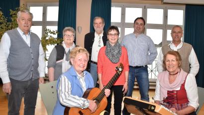 Bild: hcz
Das "Duo Herrschaftssait`n" begleitet die Vorträge der Mundartdichter.