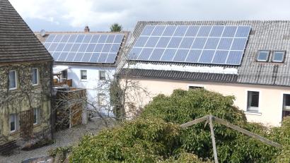 Bild: rn
Auf vielen Eschenbacher Gebäuden wird durch PV-Anlagen bereits solare Stromerzeugung betrieben.