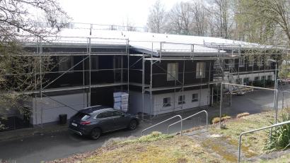 Bild: rn
Nach der Markus-Gottwalt-Schule und dem Bauhof soll als drittes städtisches Gebäude auch das Hotel "Rußweiher" eine PV-Anlage erhalten.
