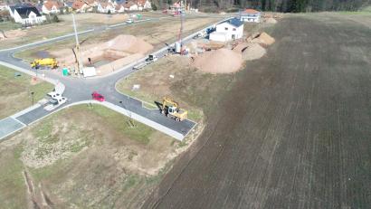 Bild: bey
Für den Erwerb von Grundsstücken im Baugebiet "Im Gschwend" hat die Gemeinde Schirmitz im Haushaltsplan 2022 weitere 1,15 Millionen Euro bereitgestellt.