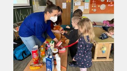 Bild: Grundschule Krummennaab/exb
Zahnarztbesuch in der Grundschule Krummennaab.