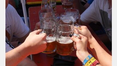 Archivbild: wro
Die Immenreuther können heuer wieder bei einem Bürgerfest anstoßen. Voraussichtlich im Juli wird es so weit sein.