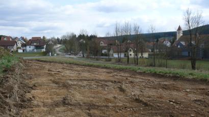 Bild: ga
Erste Erdbewegungen sind bereits im neuen Altendorfer Baugebiet zu sehen. Eine herrliche Lage mit einem leichten Südhang mit Blick auf die Pfarrkirche