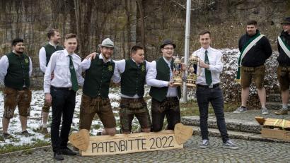Bild: Jonas Ermer/exb
Patenbitten des Burschenvereins Rothenstadt in Püchersreuth.
