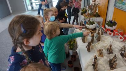 Bild: eib
Vorhang auf für den Osterbasar im Kinderhaus Kleine heilige Theresia der Pfarrei Schönsee.