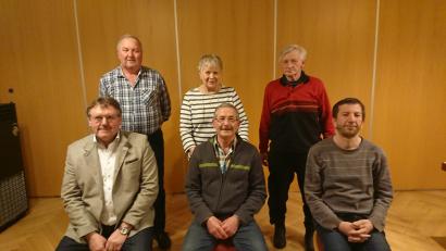 Bild: hgö
Der Wasser- und Bodenverband Hämmerleinsmühle-Gressenwöhr wählt einen neuen Vorstand (hinten, von links): Josef Reuschl, Angelika Mock und Josef Rothkäppl; vorn (von links): Bürgermeister Hans-Martin Schertl, Vorsitzender Hans Götz und Norbert Reuschl.
