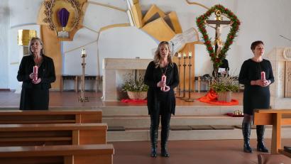 Bild: fvo
TriAngel bei der Eröffnung der Staaden Stund (von links): Doris Völkl, Steffi Daubenmerkl und Andrea Götz