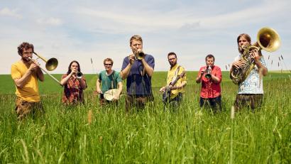Bild: David Königsmann
Gute Laune-Blasmusik von LaBrassBanda gibt es am 15. Juli beim Stahlwerk-Festival in Sulzbach-Rosenberg auf die Ohren.
