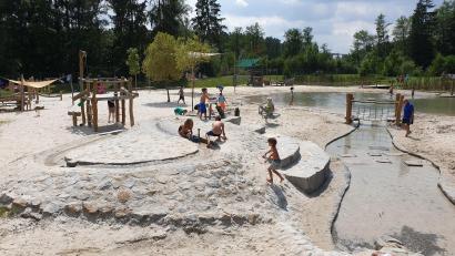 Bild: Andrea Mössinger/exb
Die beiden Wasserspielteiche sind die Highlights der Anlage. An Karsamstag öffnet der Spielbereich des Erlebnispark Wasser-Fisch-Natur am Murner See.