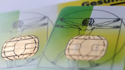 Symbolbild: Karl-Josef Hildenbrand/dpa
Besonders im Alter kann die Krankenversicherung ein belastender Kostenfaktor werden. Zur optimalen Versicherung berät an Mittwoch, 20. April 2022, ein Experten-Team am Leser-Telefon von Oberpfalz-Medien.