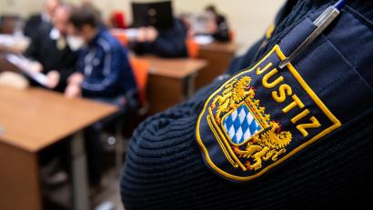 Symbolbild: Sven Hoppe
Die Staatsanwaltschaft Weiden ermittelt derzeit gegen insgesamt acht Personen wegen des Tatvorwurfs des gewerbs- und bandenmäßigen Betrugs und der Untreue beziehungsweise der Beihilfe zu diesen Taten.