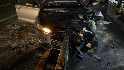 Bild: Autobahnpolizei Schwandorf/exb
Der Fahrer eines Audi A6 flüchtet nach einem Unfall auf der A93 bei Nabburg zu Fuß zu einer Diskothek.