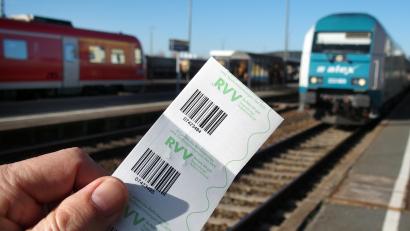 Bild: Götz
Im Süden und Westen des Landkreises gelten die Fahrscheine des RVV und damit auch das 365-Euro-Ticket. Im Norden ist das nicht der Fall.