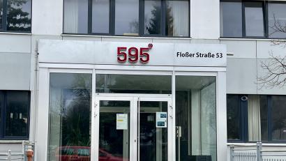 Bild: Eichl
Das Unternehmen 595 Solutions GmbH, die Nachfolgerin von Schulte & Schmidt, will zwei große Flüssiggas-Tanks auf der Süd-Ost-Seite des Betriebsgebäudes in der Erde vergraben lassen.